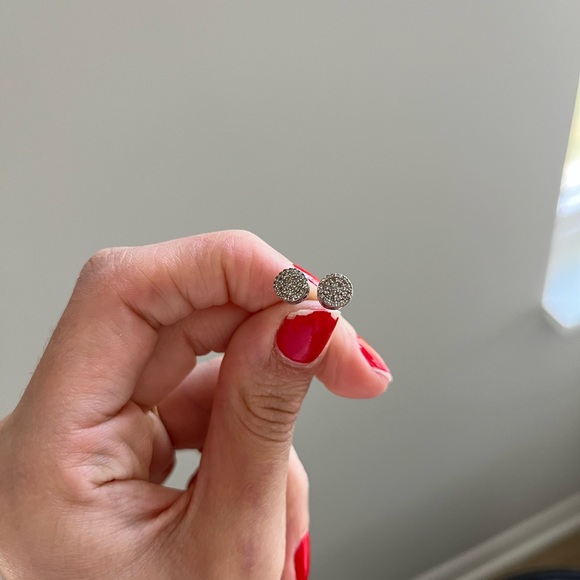 Diamond stud earrings - Picture 1 of 3